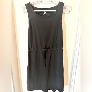 Black dress, great for travel